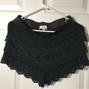 Shorts Ruffle Layered Size M